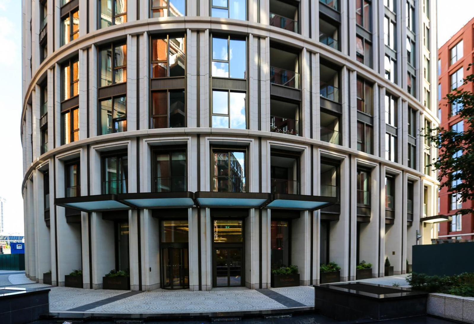 Mayfair Residence With Skyline View *